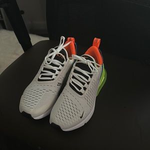 Nike Air 270 size 7
